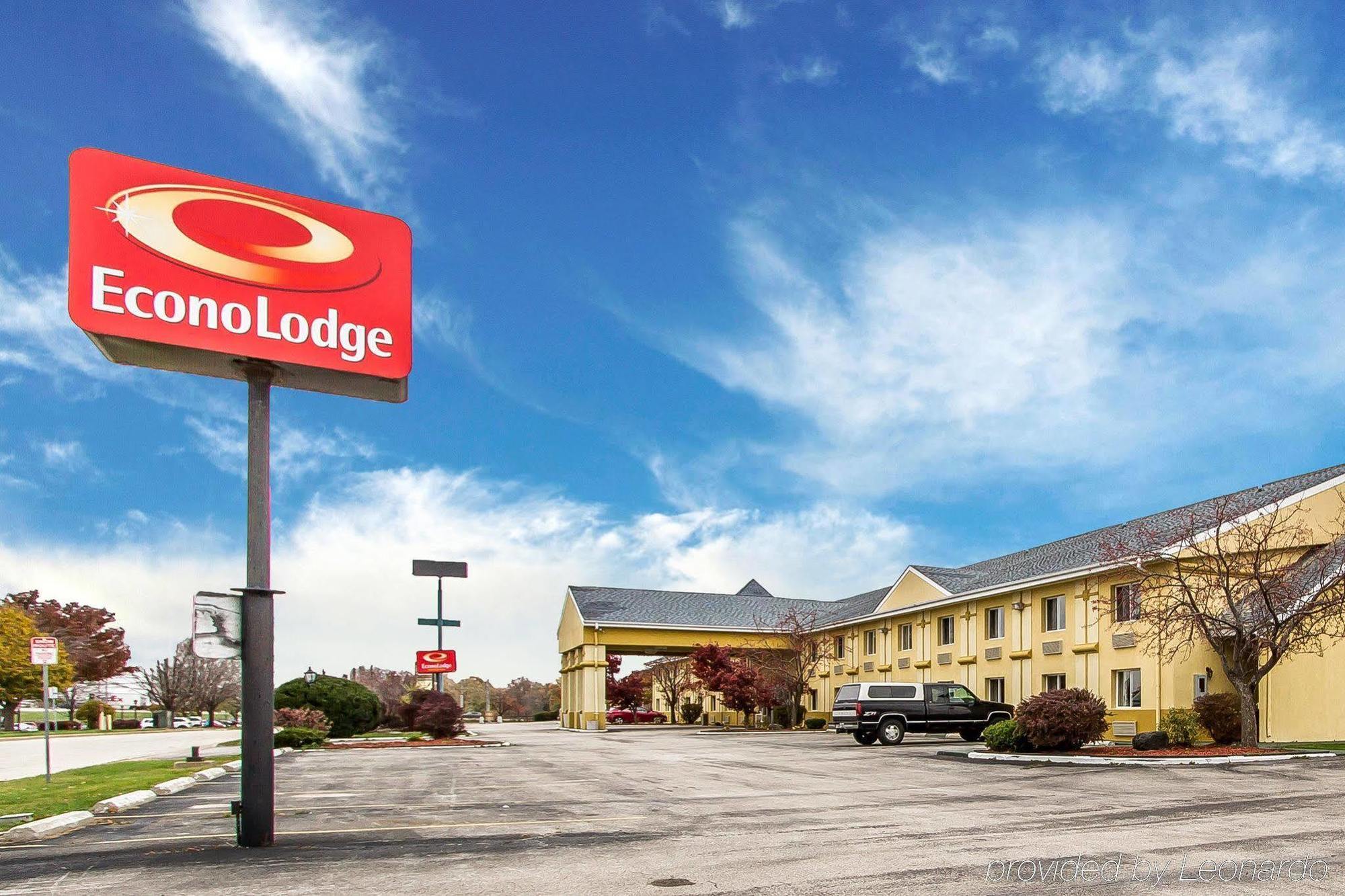 Rodeway Inn Bloomington Exterior photo